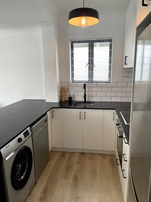 Centrally Located Modern 2-Bedroom Home & Parking Cape Town 0*,  South Africa